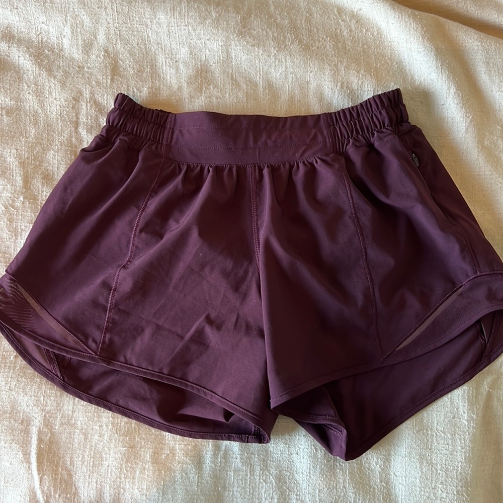 Lulu lemon hotty hot shorts size 6 worn once